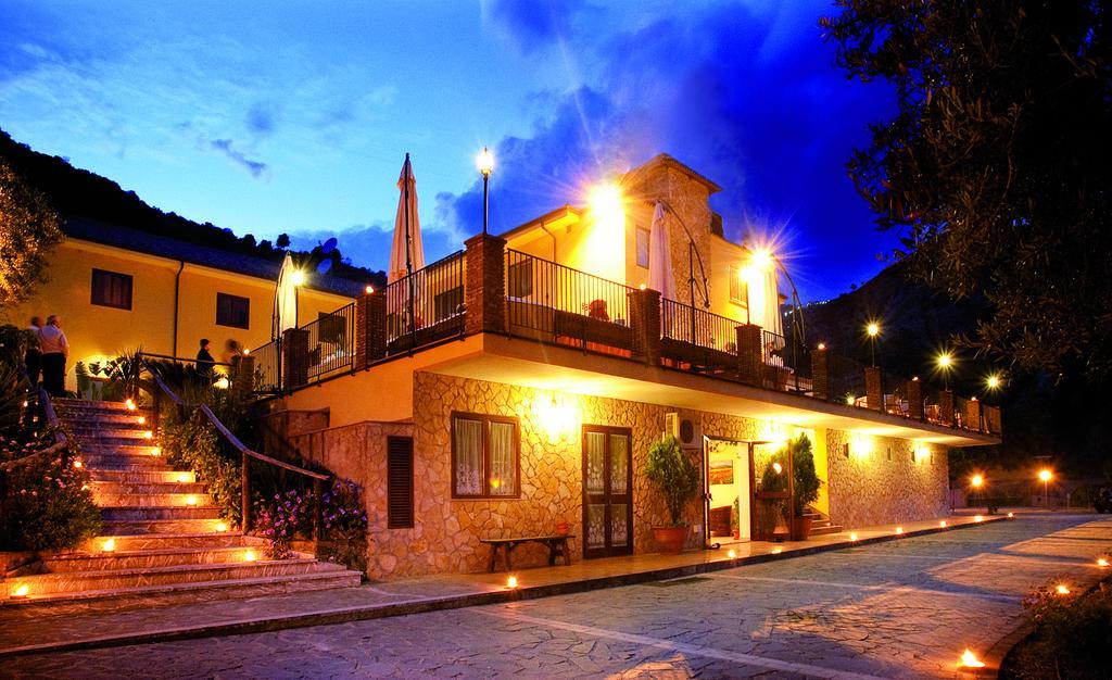 Agriturismo Villa Orchidea アリ・テルメ エクステリア 写真